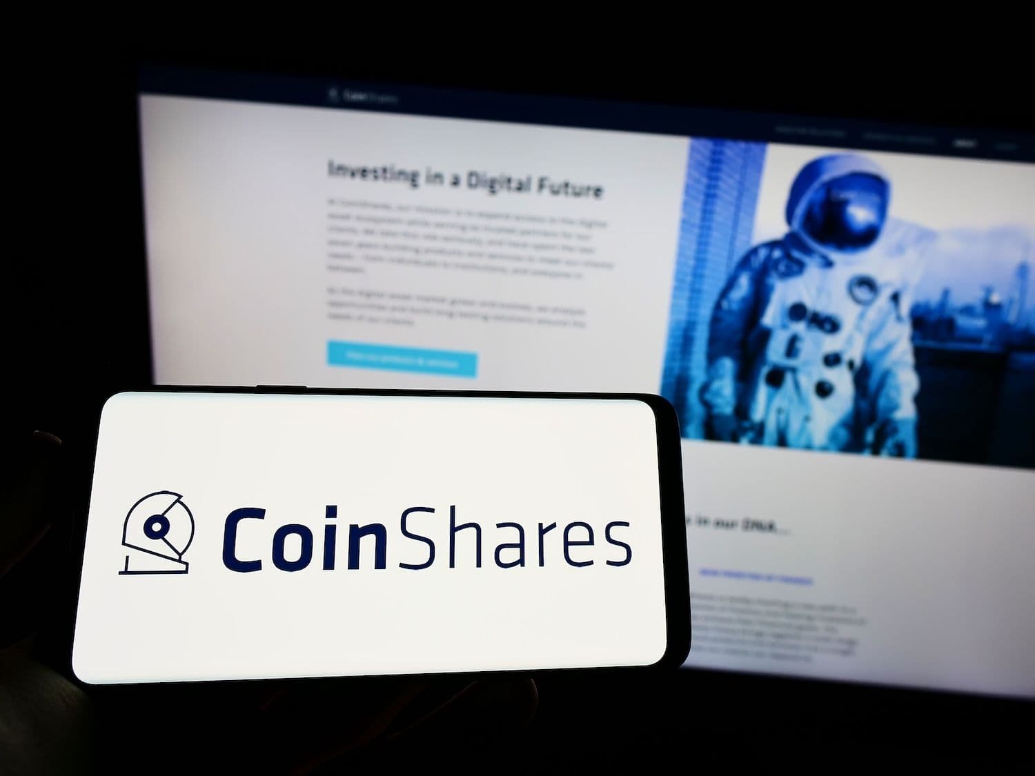 Yellow news: CoinShares Abandons XRP, Solana ETF Plans Despite Robust Market Demand