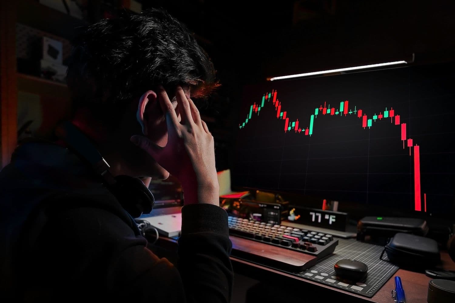 desktop-crypto-bloodbath-dollar9-billion-in-liquidations-as-bitcoin-tumbles-10-amid-trumps-100-china-tariff-bombshell