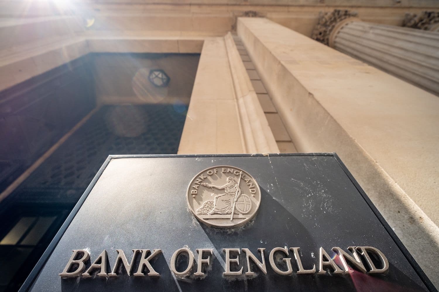 desktop-bank-of-england-stablecoin-caps-draw-fire-from-crypto-firms-uk-risks-being-left-behind