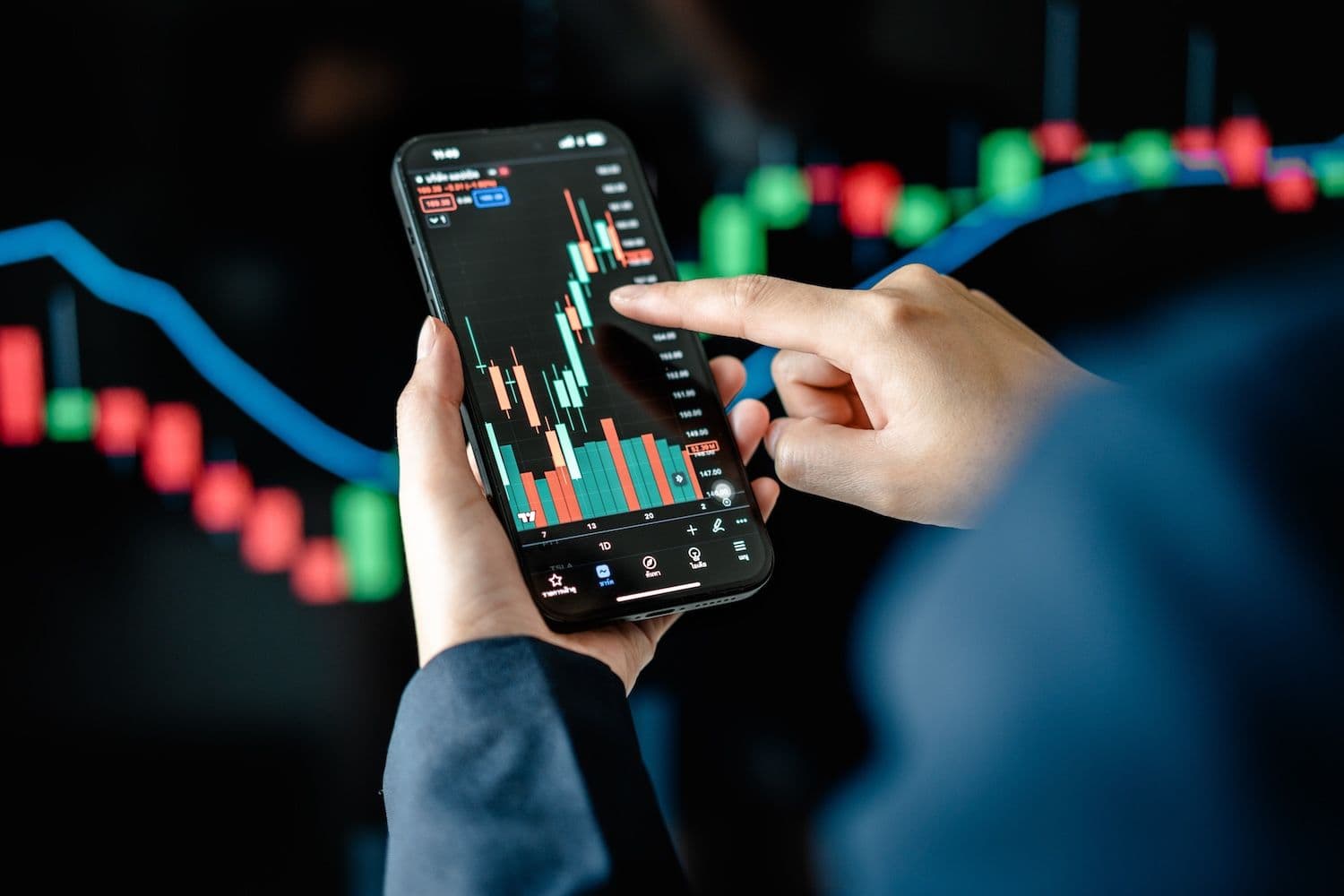 desktop-mysterious-whale-triples-leveraged-bitcoin-bet-to-nearly-half-a-billion-after-market-crash