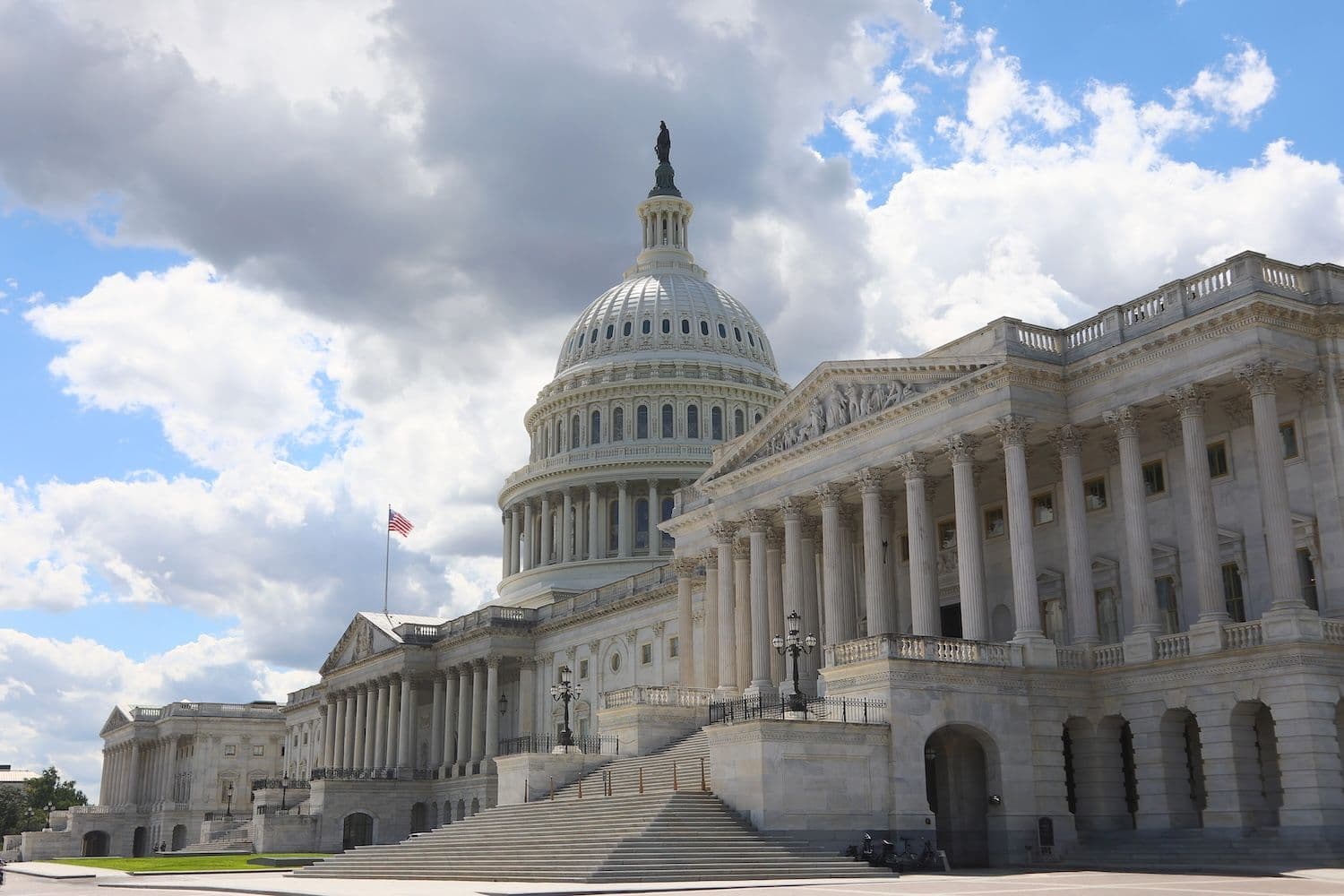 desktop-ripple-ceo-puts-90-odds-on-cryptos-most-consequential-us-bill-passing-by-april