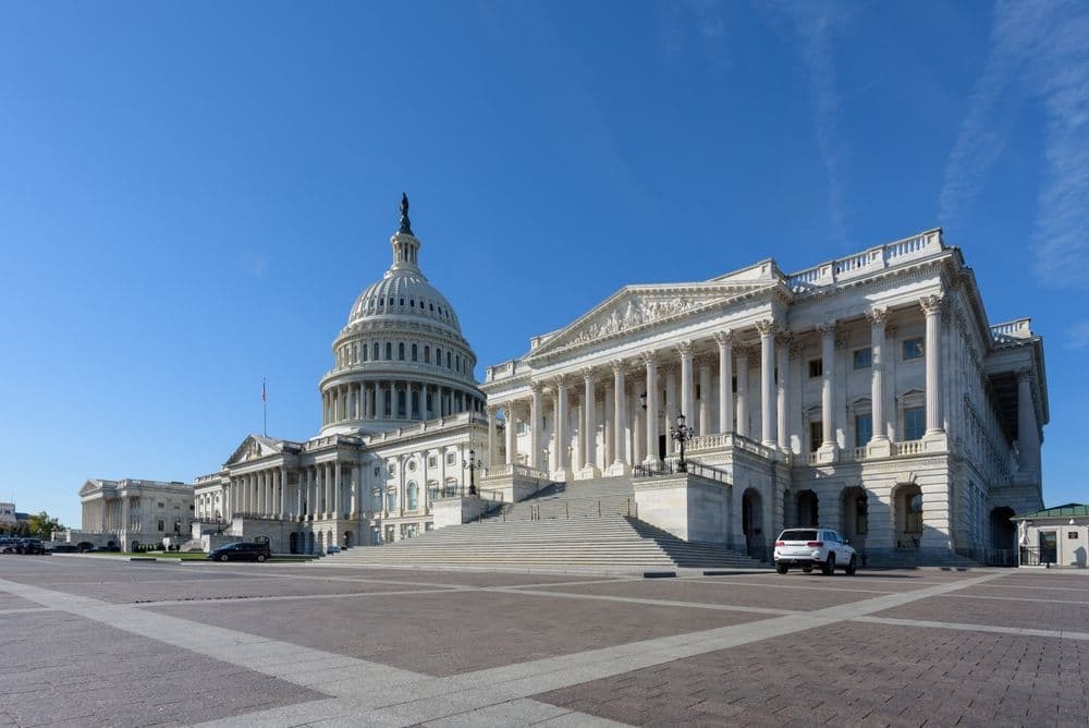 desktop-trump-signs-genius-act-regulating-stablecoins-in-the-us