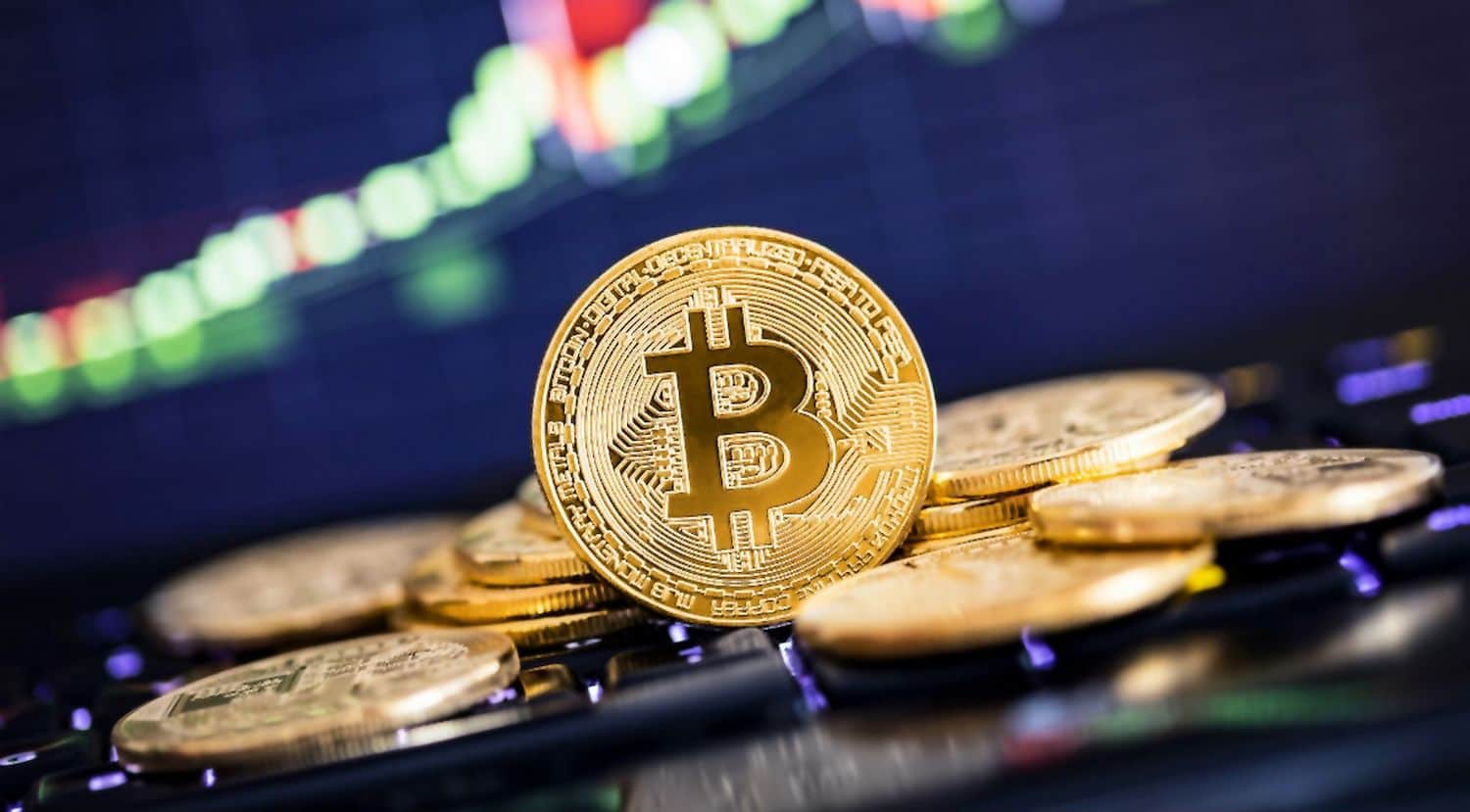 ARK Invest's Cathie Wood points to Bitcoin's 18 ounce gold ratio as proof the rally has room left. (Image: Shutterstock)