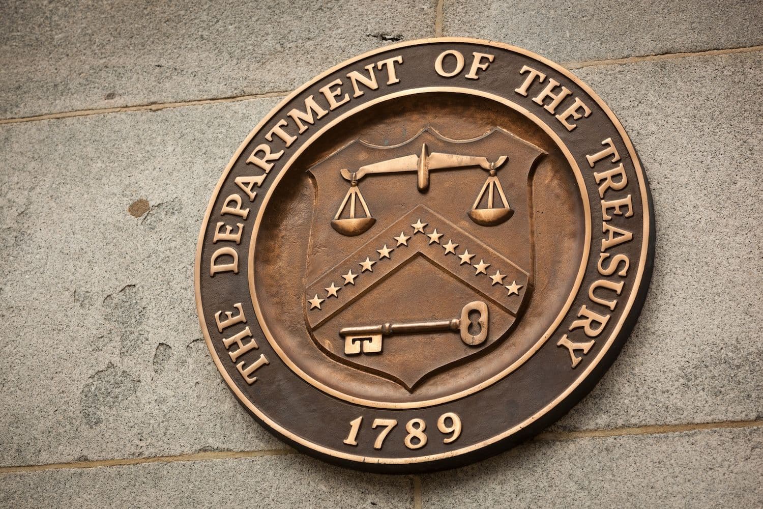 Self-Hosted Wallets Escape $10,000 Reporting Plan As FinCEN Pulls Two Proposals