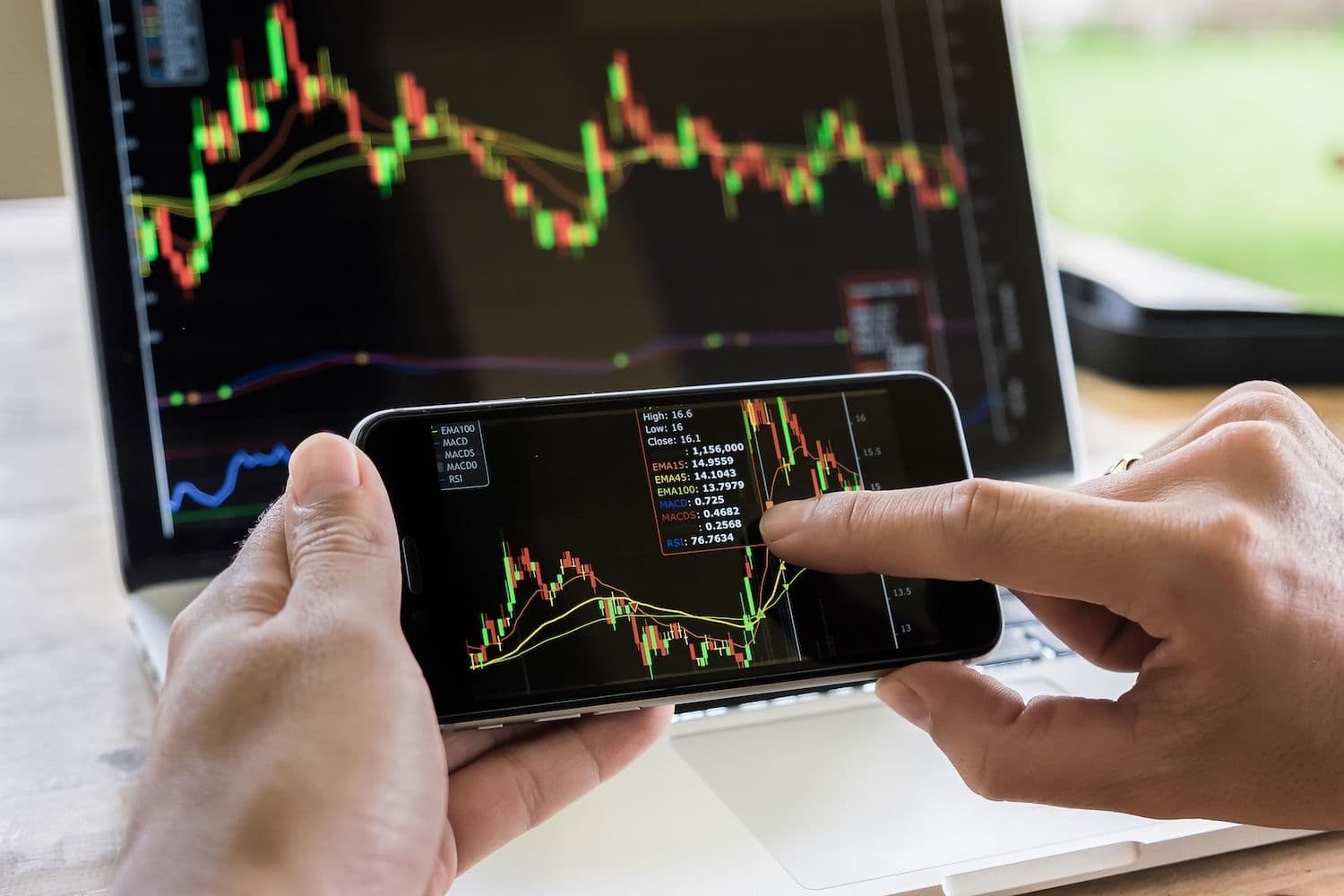 A 14% daily jump for Sui puts the $1.05 zone back in focus as Near and Avalanche post double-digit gains (Image: Shutterstock)