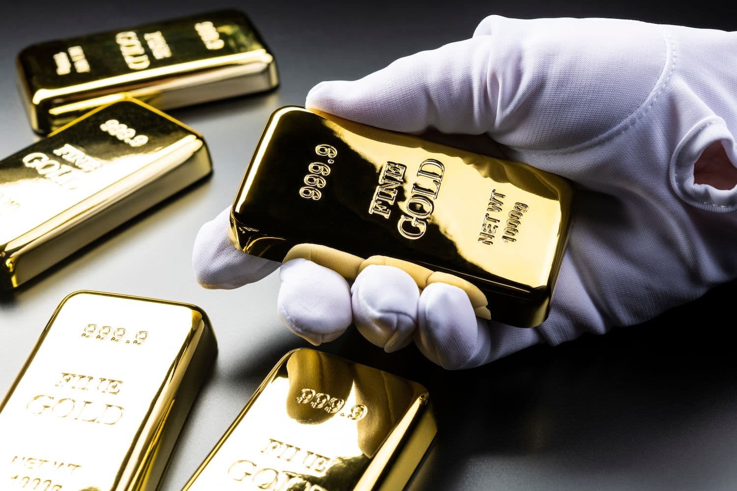 Americans Want at Least 10% of National Gold Reserves Converted to Bitcoin - Survey