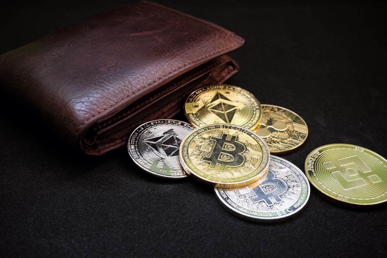 Visa And BlackRock Are Killing The Crypto Wallet