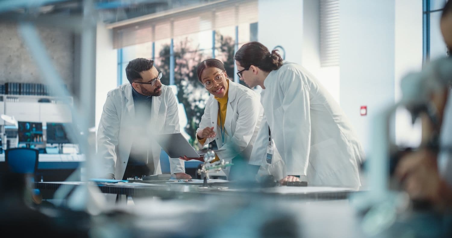 DeSci uses blockchain infrastructure, DAOs, and tokenization to fund and govern scientific research (Image: Shutterstock)