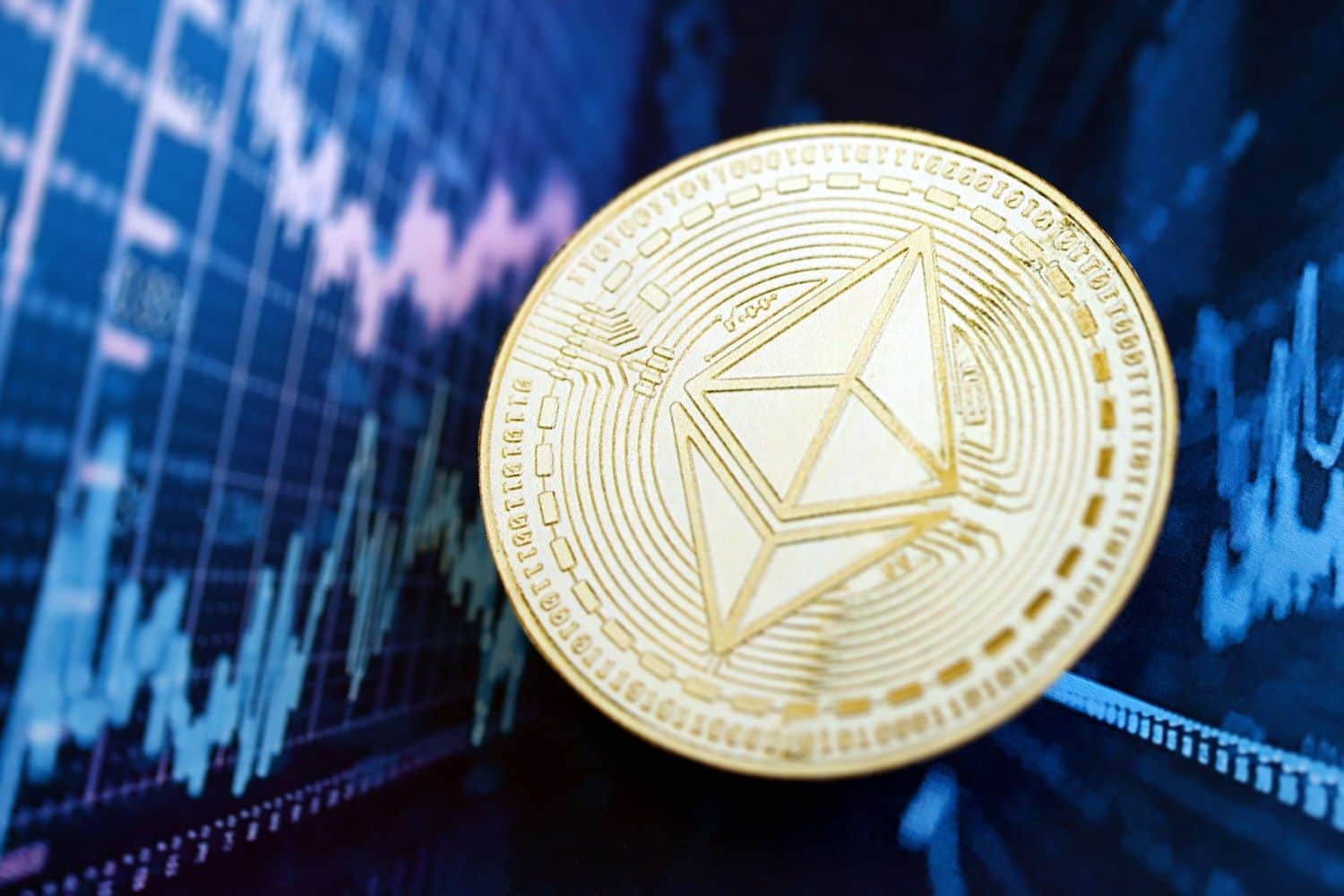 Tighter ETH supply meets a $2,500 price recovery while staking and ETF holdings continue to grow (Image: Shutterstock)